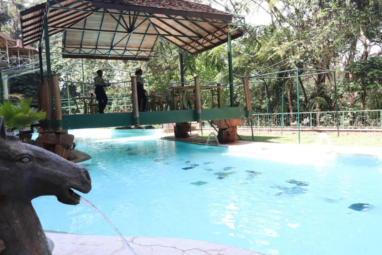 Golf Course Hotel Kampala Eksteriør billede