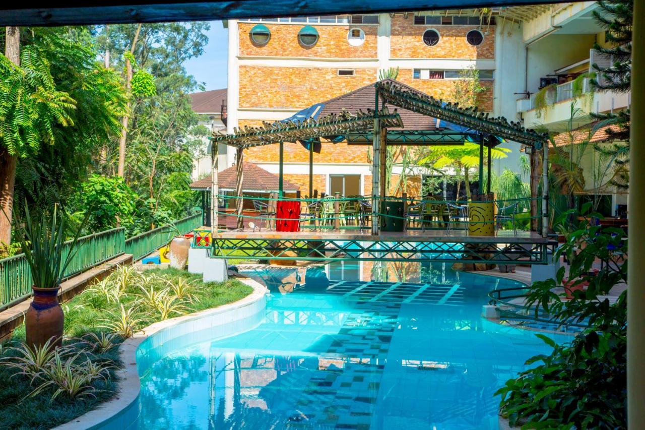 Golf Course Hotel Kampala Eksteriør billede