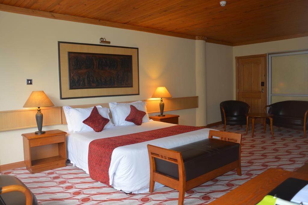 Golf Course Hotel Kampala Eksteriør billede